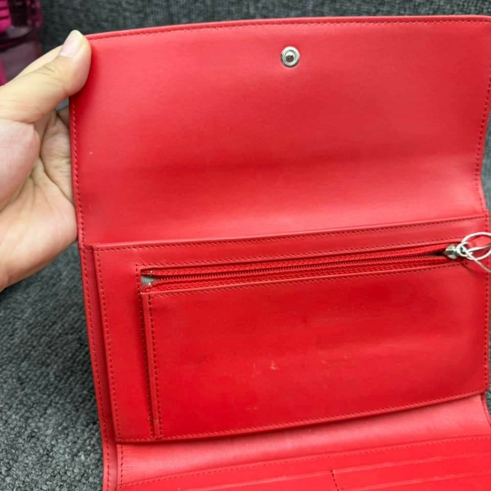 100% Authentic CHANEL Leather Wallet - Picture 10 of 16